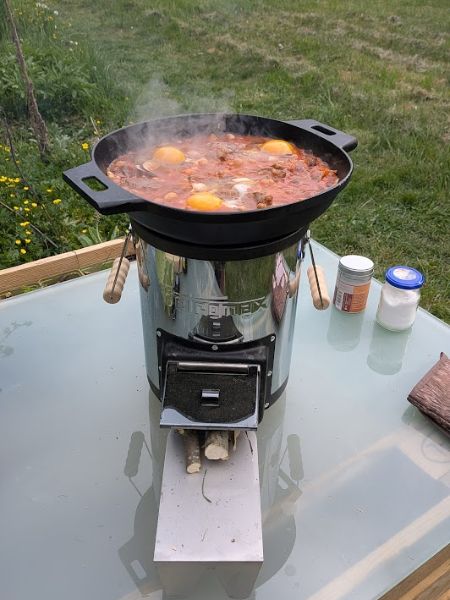 Kochen auf dem Raketenofen